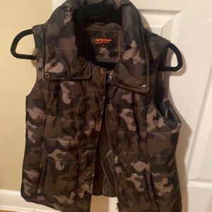 Lightweight camo vest.